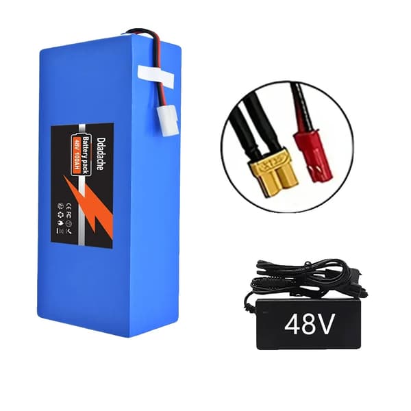 Lithiumbatteripakke, 100Ah kapacitet, intelligent BMS,XT30-JST oplader