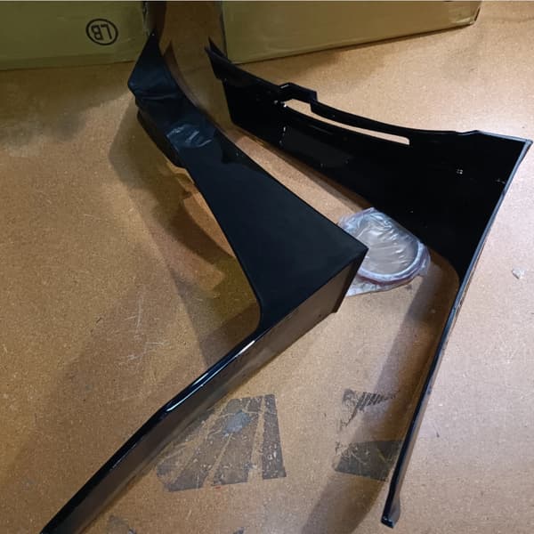 Framspoiler Hörnvinge, ABS-plast, Direkt passform,Glansigt svart