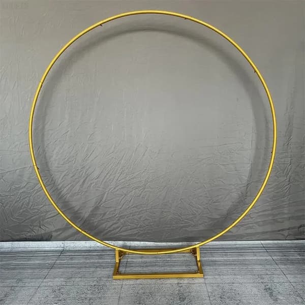 Metal Circle Bue Stativ, Egnet til Bryllupper, Tilpasselige Farvemuligheder,Guld-kvadratbase, 2,5 m (98 in)
