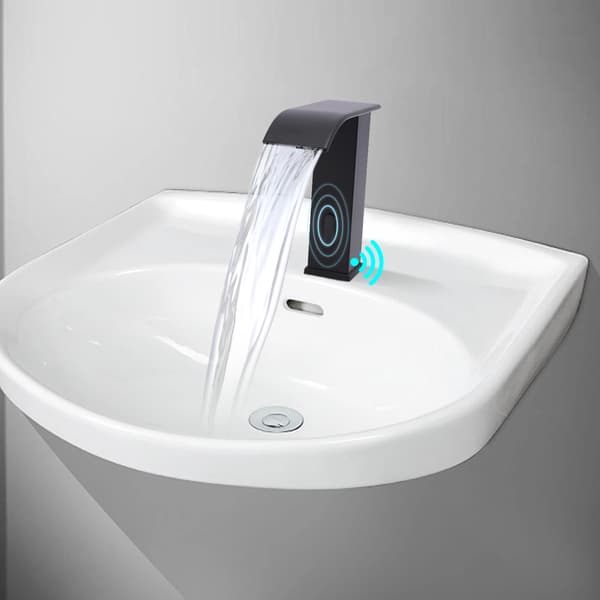 Automatisk kran, handsfree drift, vattenfall design,svart