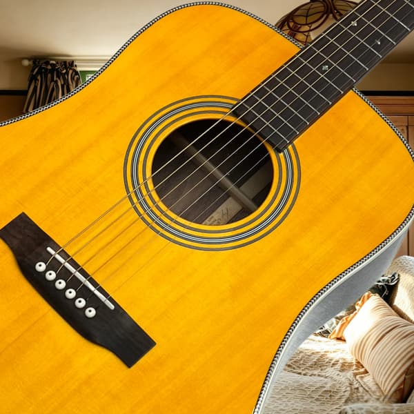 Gitarr, rosenträshals, fast stall,GUL