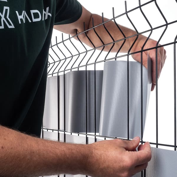 Stängseltejp, 19 cm bredd, 35 m längd, hållbart PVC-material, UV-beständig