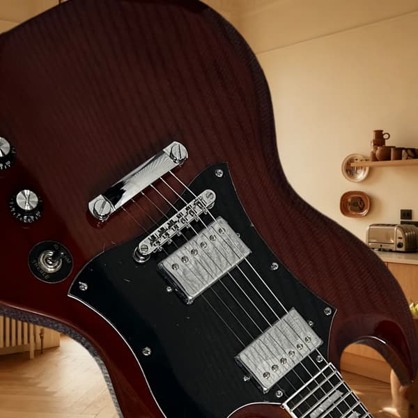 Gitarr, rosenträsgrepp, fast stall,Röd