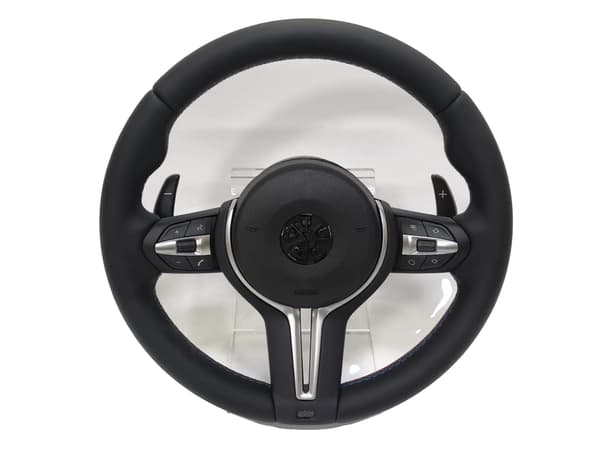 Ohjauspyörä, Premium-reikävuorattu nahka, Vaihdevivut,E90 ilmatyynyllä