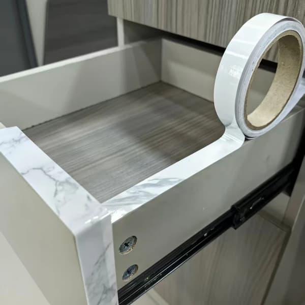 Kantbånd, PVC-materiale, Selvklæbende anvendelse,Hvid marmor, 2cm