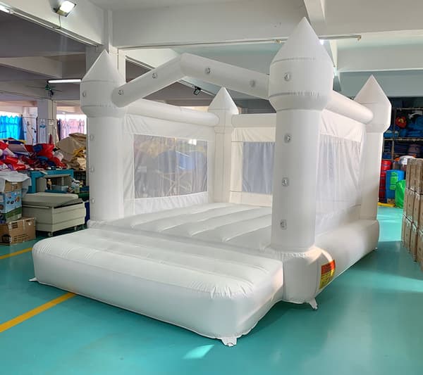 Oppustelig Hoppeborg, Holdbart Nylonmateriale, CE Certificeret,4x3x2.6m