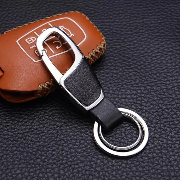 Nøglekæde, Holdbar Zinklegering, Stilfuldt Læderdesign,D