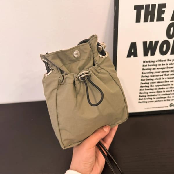 Axelväska, Kompakt Design, Hållbar Nylon,grön
