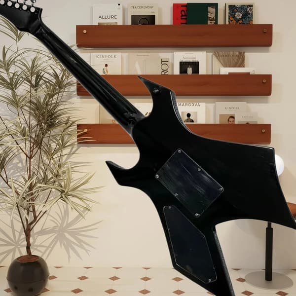 Gitarr, 7 Strängar, Folkmusikspelstil,svart