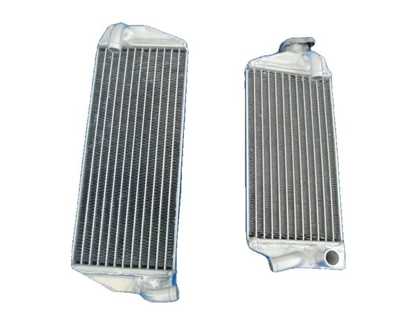 Aluminiumkøler, Dimensioner til Suzuki RMZ250 2010-2012, Letvægtskonstruktion, Forbedret køleeffektivitet, Præcisionspasform til racing