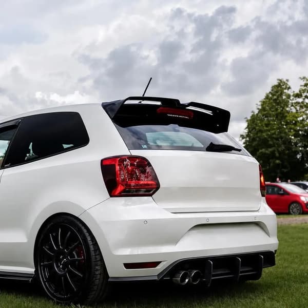 Spoiler, ABS-materiale, Forbedret aerodynamik,Glansfuld Sort