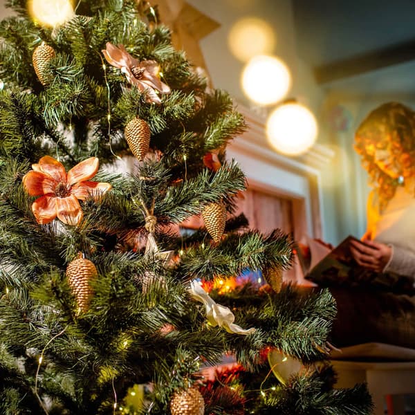 Kunstig Juletræ, Realistisk Udseende, Nem Samling,1.8M