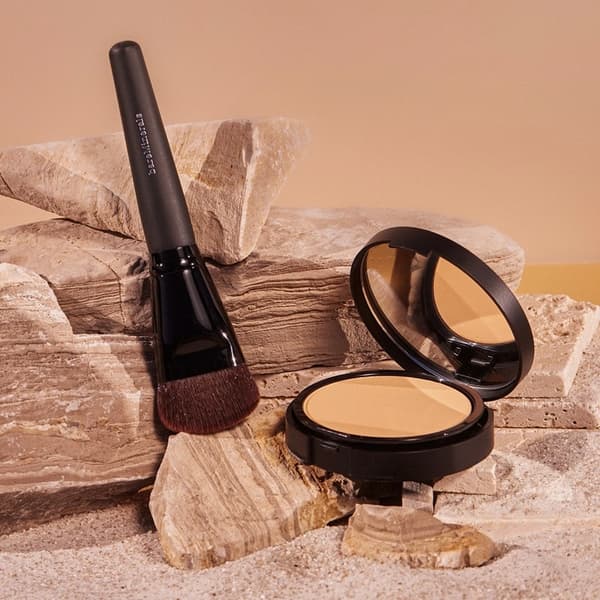 BareMinerals Luxe Performance Brush